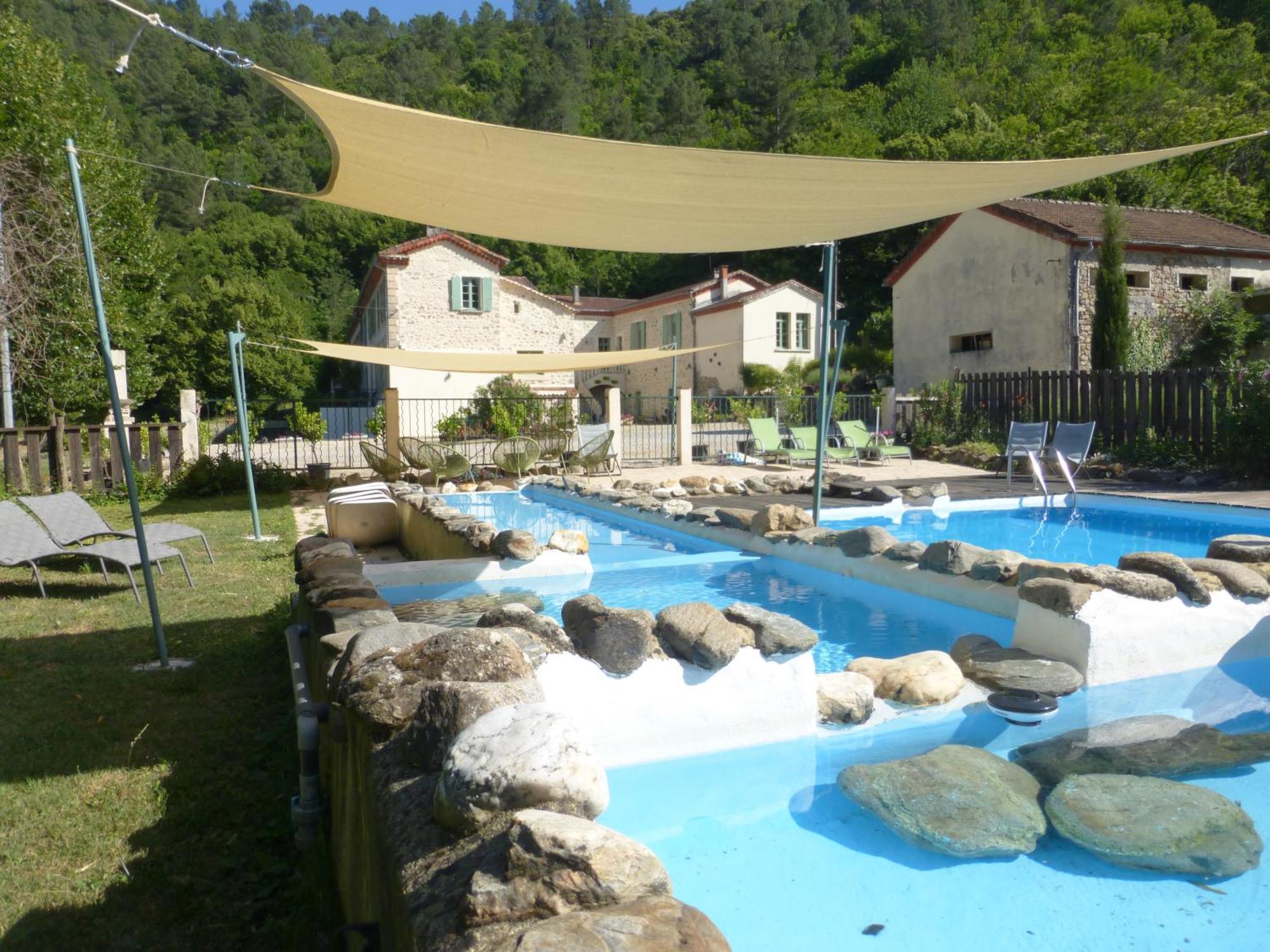 Chateau Du Fraissinet, 6 Gites Sleeping 2-8 Guests, Pool And River On Site La Tronche  ภายนอก รูปภาพ