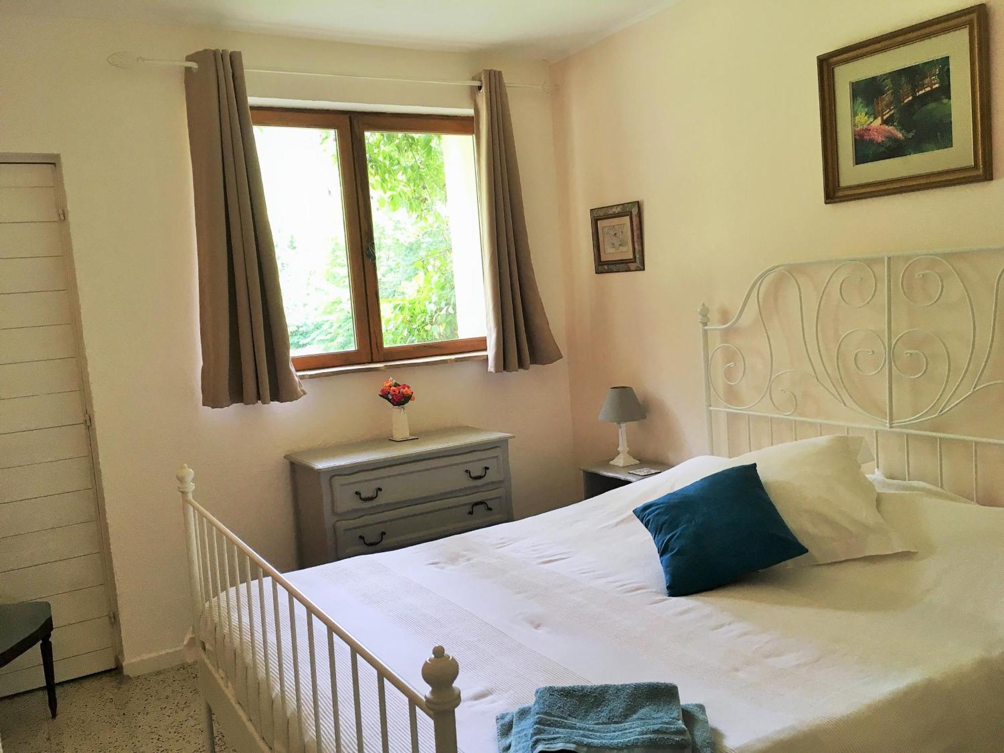 Chateau Du Fraissinet, 6 Gites Sleeping 2-8 Guests, Pool And River On Site La Tronche  ภายนอก รูปภาพ