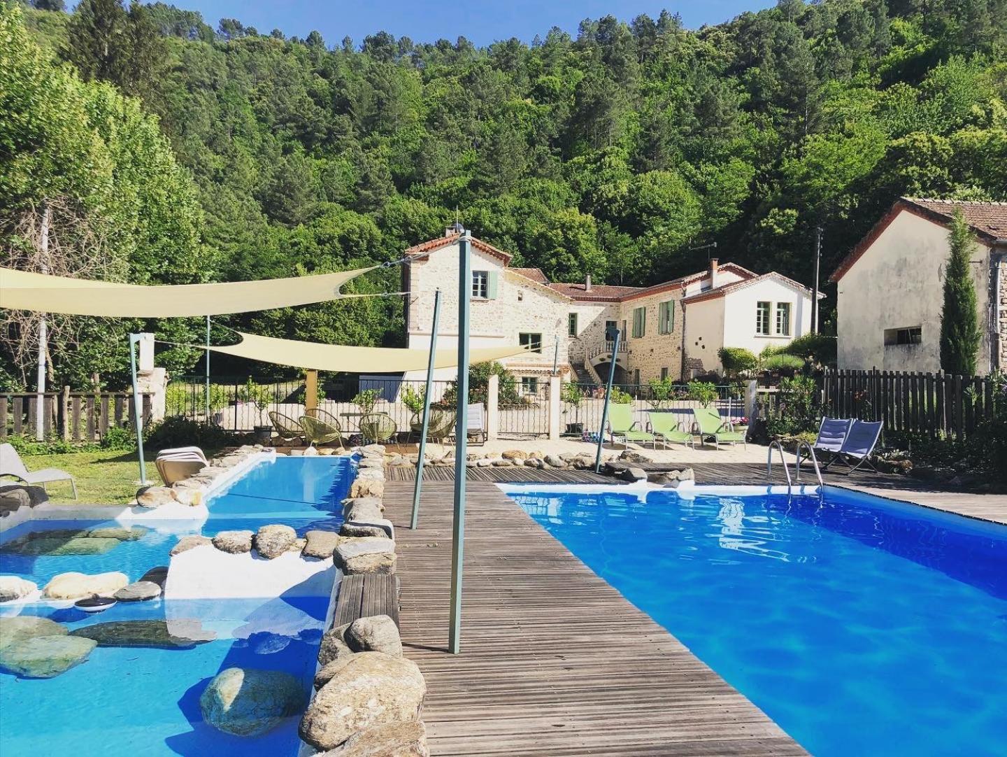 Chateau Du Fraissinet, 6 Gites Sleeping 2-8 Guests, Pool And River On Site La Tronche  ภายนอก รูปภาพ