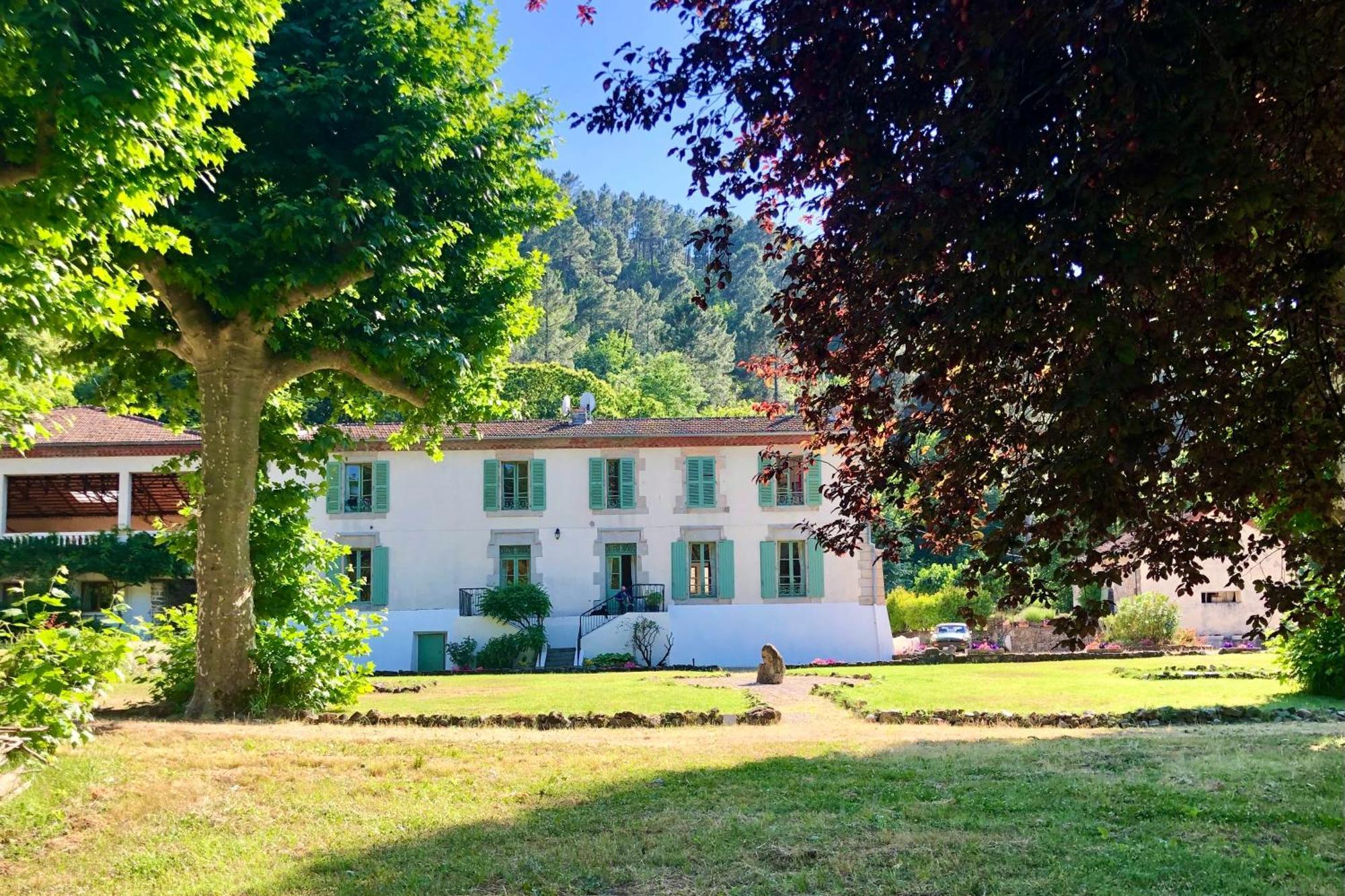 Chateau Du Fraissinet, 6 Gites Sleeping 2-8 Guests, Pool And River On Site La Tronche  ภายนอก รูปภาพ